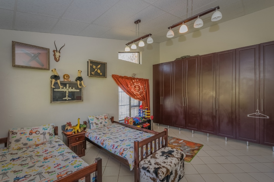 Commercial Property for Sale in Zuurplaat A H North West